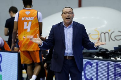 Imagen del partido entre el Silbö San Pablo Burgos y Morón.