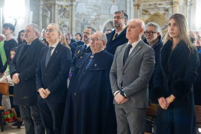 Balbás junto a algunas autoridades en la tradicional Misa de Gracias.