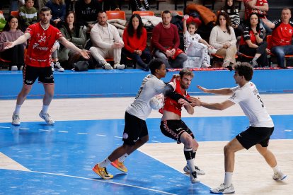 Imagen del partido entre el UBU San Pablo Burgos y Alcobendas.
