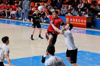 Imagen del partido entre el UBU San Pablo Burgos y Alcobendas.