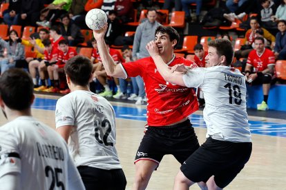 Imagen del partido entre el UBU San Pablo Burgos y Alcobendas.