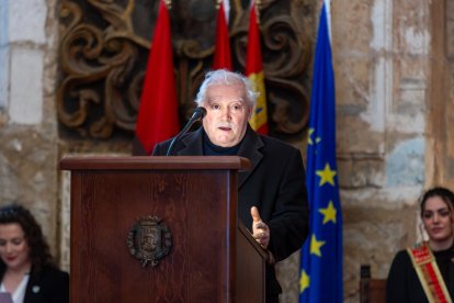 Imagen de la celebración de la entrega del Báculo de Oro.