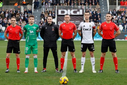 Imagen del partido entre el Burgos CF y el Racing de Santander.