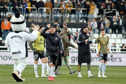 Imagen del partido entre el Burgos CF y el Racing de Santander.