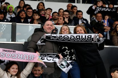 Imagen del partido entre el Burgos CF y el Racing de Santander.