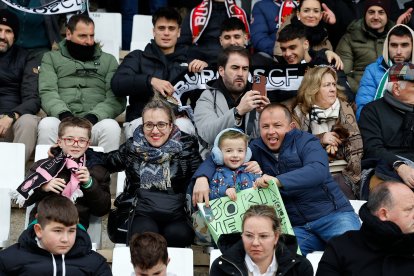 Imagen del partido entre el Burgos CF y el Racing de Santander.