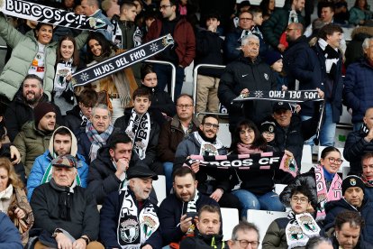 Imagen del partido entre el Burgos CF y el Racing de Santander.