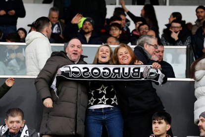 Imagen del partido entre el Burgos CF y el Racing de Santander.