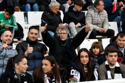 Imagen del partido entre el Burgos CF y el Racing de Santander.