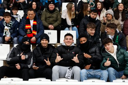 Imagen del partido entre el Burgos CF y el Racing de Santander.