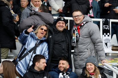 Imagen del partido entre el Burgos CF y el Racing de Santander.