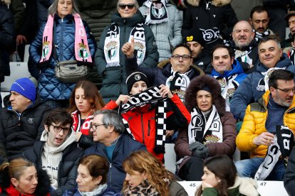 Imagen del partido entre el Burgos CF y el Racing de Santander.