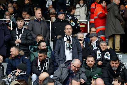 Imagen del partido entre el Burgos CF y el Racing de Santander.
