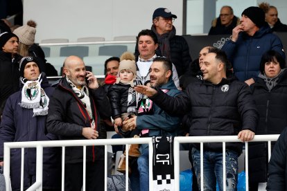 Imagen del partido entre el Burgos CF y el Racing de Santander.