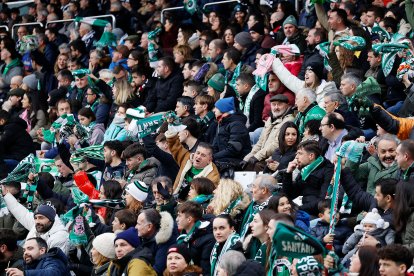 Imagen del partido entre el Burgos CF y el Racing de Santander.
