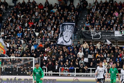 Imagen del partido entre el Burgos CF y el Racing de Santander.