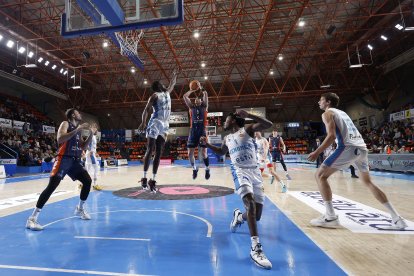 Imagen del partido entre Tizona y Menorca.