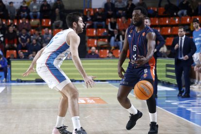 Imagen del partido entre Tizona y Menorca.