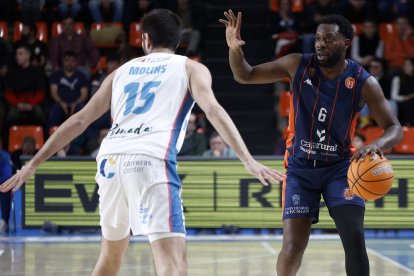 Imagen del partido entre Tizona y Menorca.