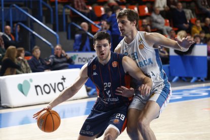 Imagen del partido entre Tizona y Menorca.