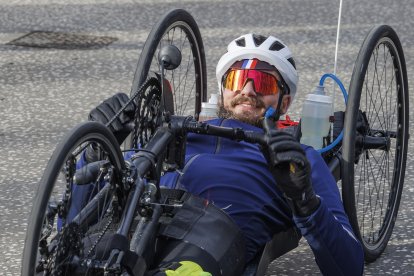 El deportista paralímpico Daniel Rodríguez realiza el reto ‘El destierro del Cid’ para visibilizar el derecho al deporte de las personas con discapacidad