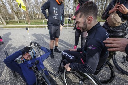 El deportista paralímpico Daniel Rodríguez realiza el reto ‘El destierro del Cid’ para visibilizar el derecho al deporte de las personas con discapacidad