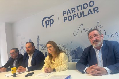Cristina Valderas junto a Alberto Rasero, David Colinas y, a la derecha, José María Jimeno