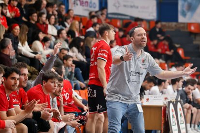 Imagen del partido entre el UBU San Pablo Burgos y Zarautz.