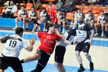 Imagen del partido entre el UBU San Pablo Burgos y Zarautz.