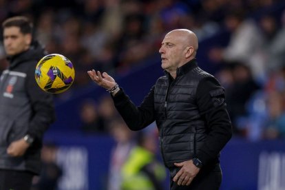Imagen del partido entre el Levante y el Mirandés.