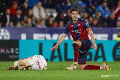 Imagen del partido entre el Levante y el Mirandés.