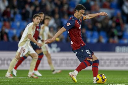 Imagen del partido entre el Levante y el Mirandés.