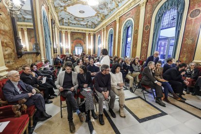 El Salón Rojo del Teatro Principal se llenó para la entrega de los premios.