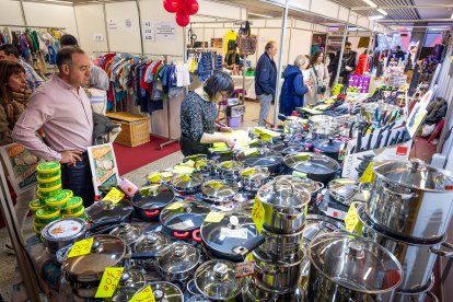 Además de ropa, la cita reúne tiendas de otros productos de interés como accesorios, decoración o menaje del hogar.