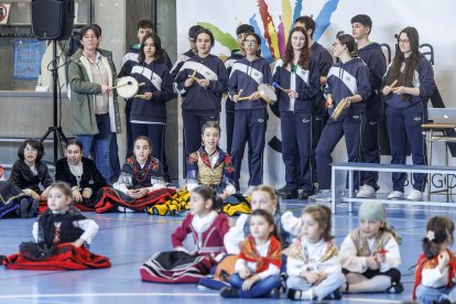 Canto a las Marzas en el colegio Sagrada Familia