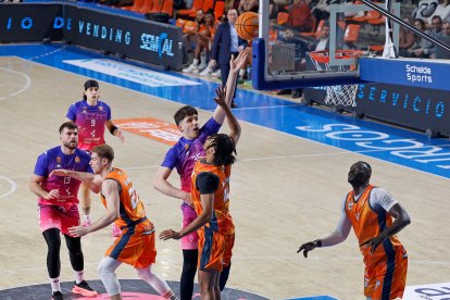 Imagen del partido entre el Tizona y el Morón.