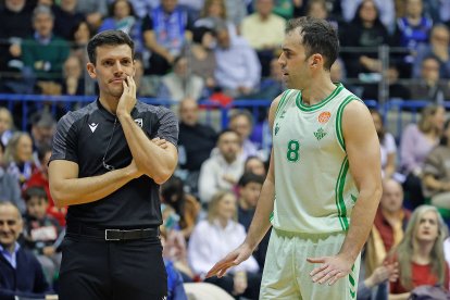 Imagen del partido entre el Silbö San Pablo Burgos y el Betis.