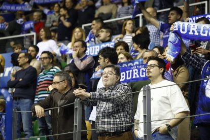Imagen del partido entre el Silbö San Pablo Burgos y el Grupo Ureta Tizona Burgos.