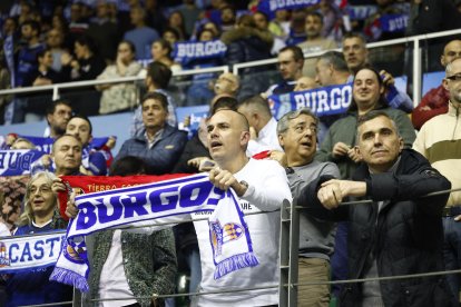 Imagen del partido entre el Silbö San Pablo Burgos y el Grupo Ureta Tizona Burgos.