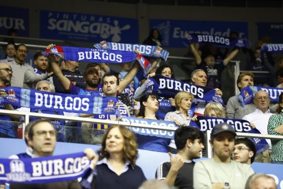Imagen del partido entre el Silbö San Pablo Burgos y el Grupo Ureta Tizona Burgos.