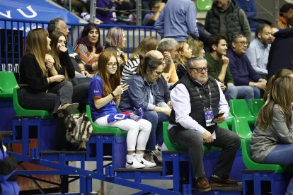 Imagen del partido entre el Silbö San Pablo Burgos y el Grupo Ureta Tizona Burgos.