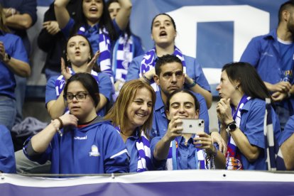 Imagen del partido entre el Silbö San Pablo Burgos y el Grupo Ureta Tizona Burgos.