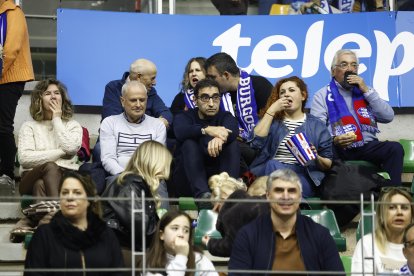 Imagen del partido entre el Silbö San Pablo Burgos y el Grupo Ureta Tizona Burgos.