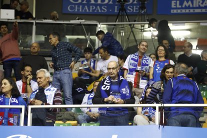 Imagen del partido entre el Silbö San Pablo Burgos y el Grupo Ureta Tizona Burgos.