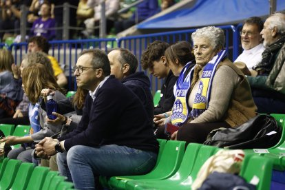 Imagen del partido entre el Silbö San Pablo Burgos y el Grupo Ureta Tizona Burgos.