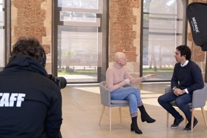 Conversación de Albert Cervera con Sofia Sancho que aporta una doble visión al proyecto como creadora de la coreografia y, despus, como usuaria.