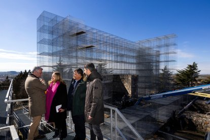 Asi están las obras de remodelación del Castillo de Burgos.