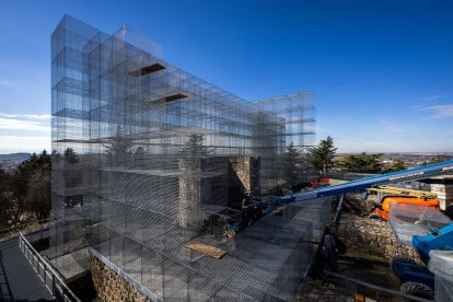 Asi están las obras de remodelación del Castillo de Burgos.