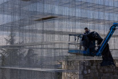 Asi están las obras de remodelación del Castillo de Burgos.