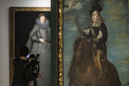 Los retratos reales son una de las partes mas llamativas de la muestra.